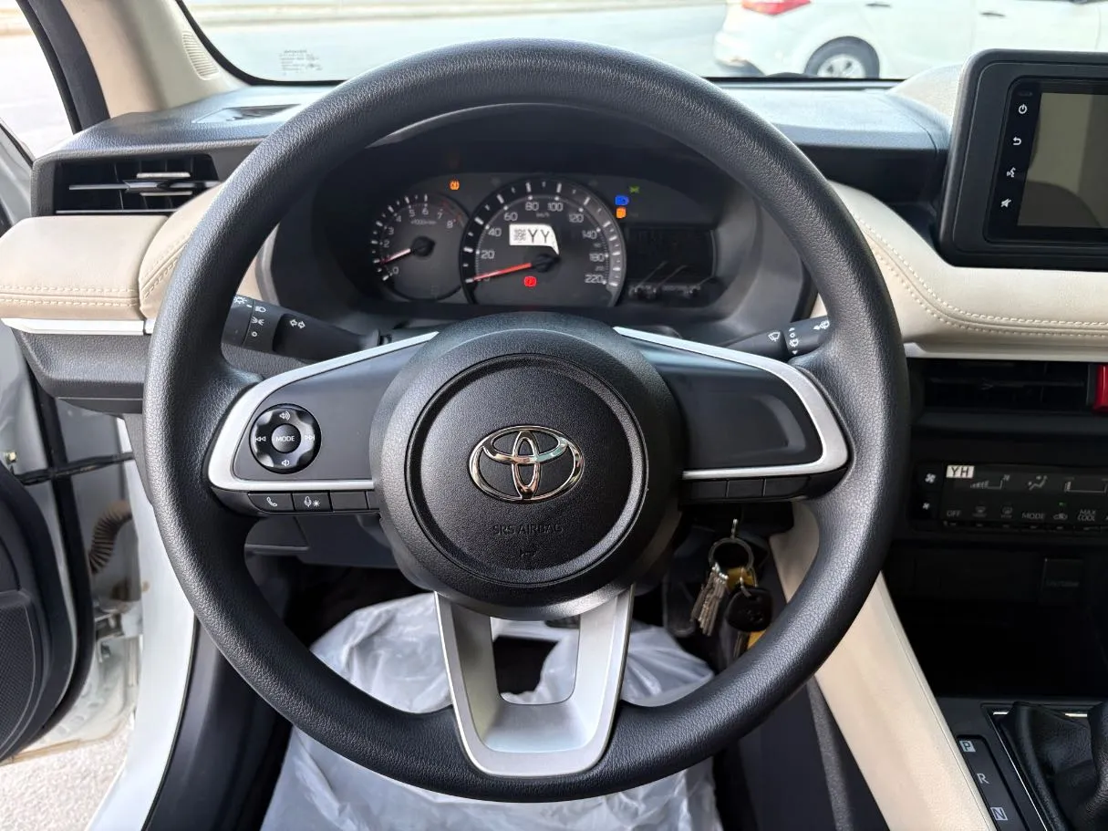 Car image 22