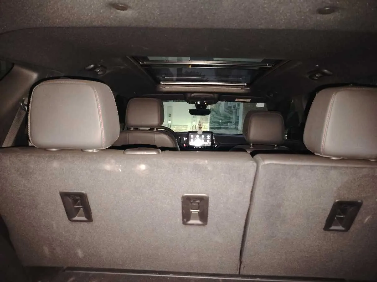 Car image 29