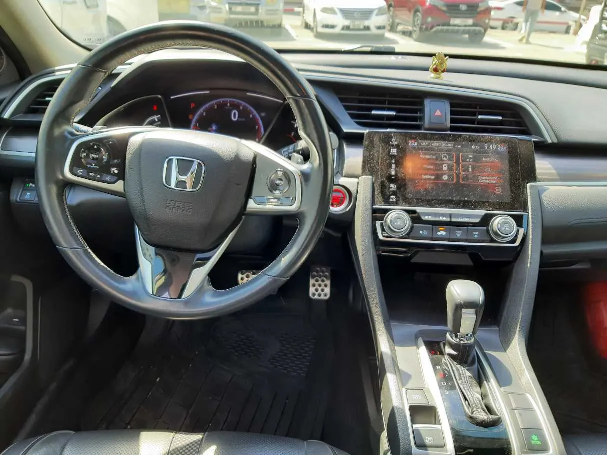Car image 16