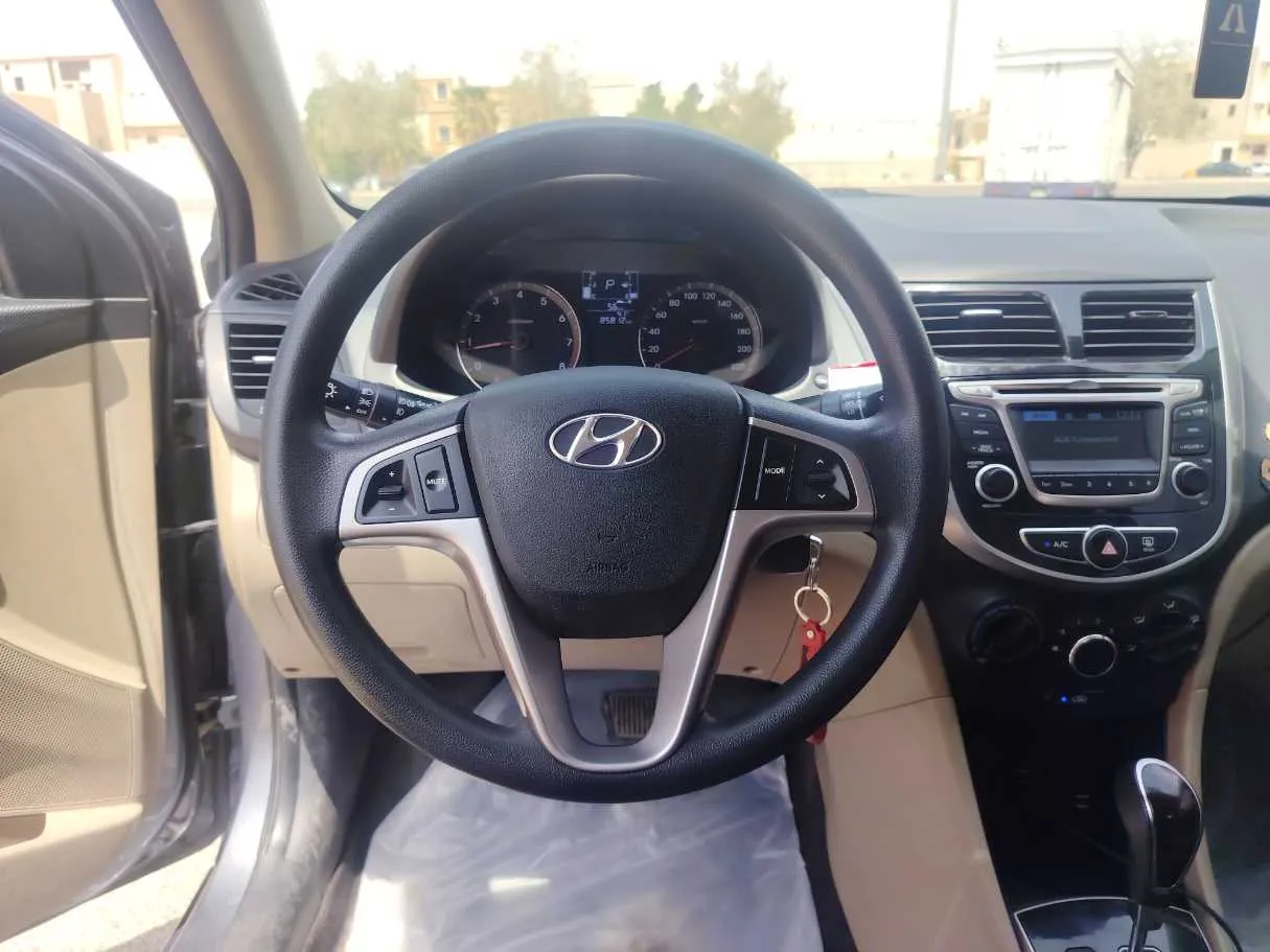 Car image 23