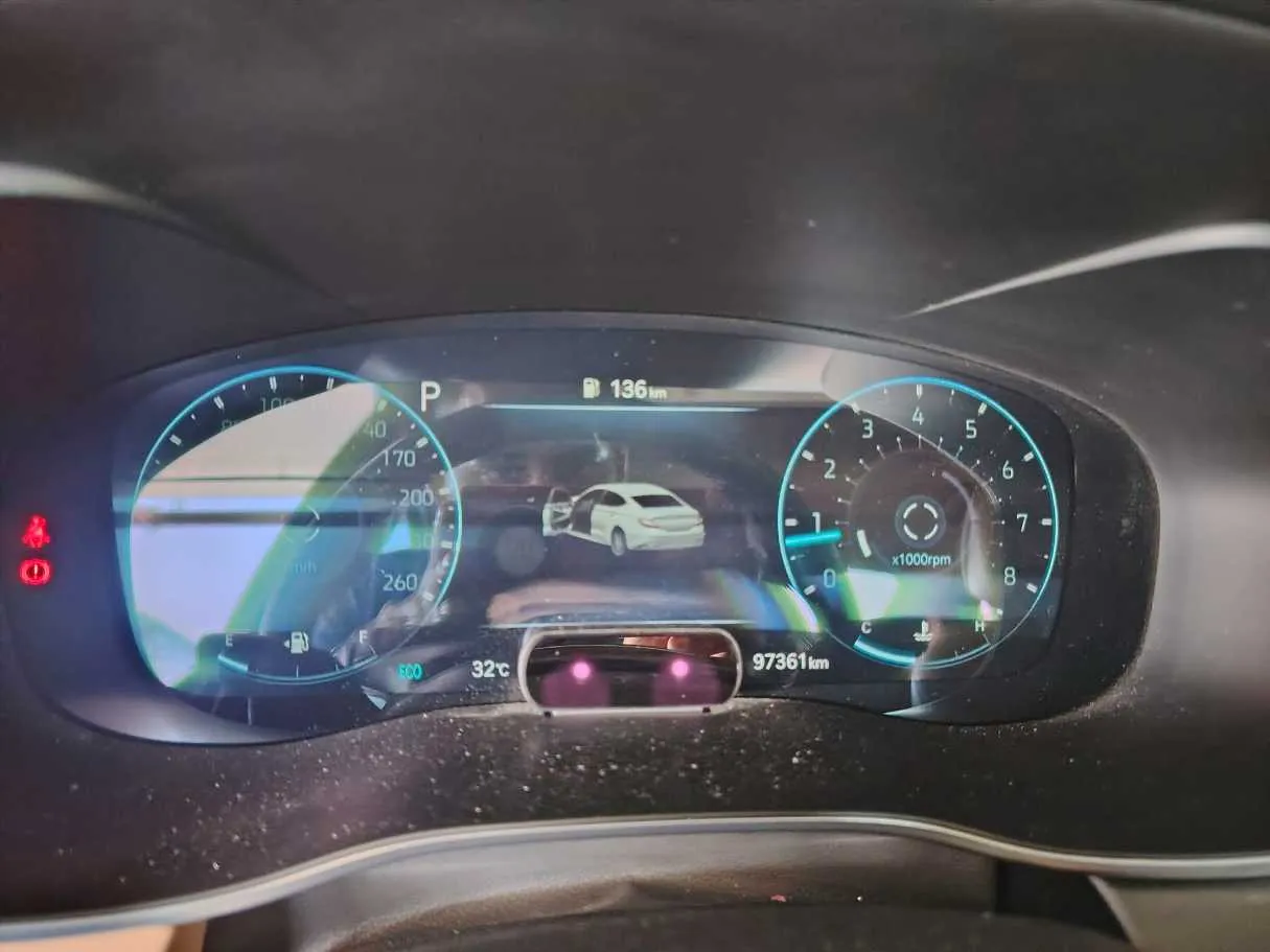 Car image 28
