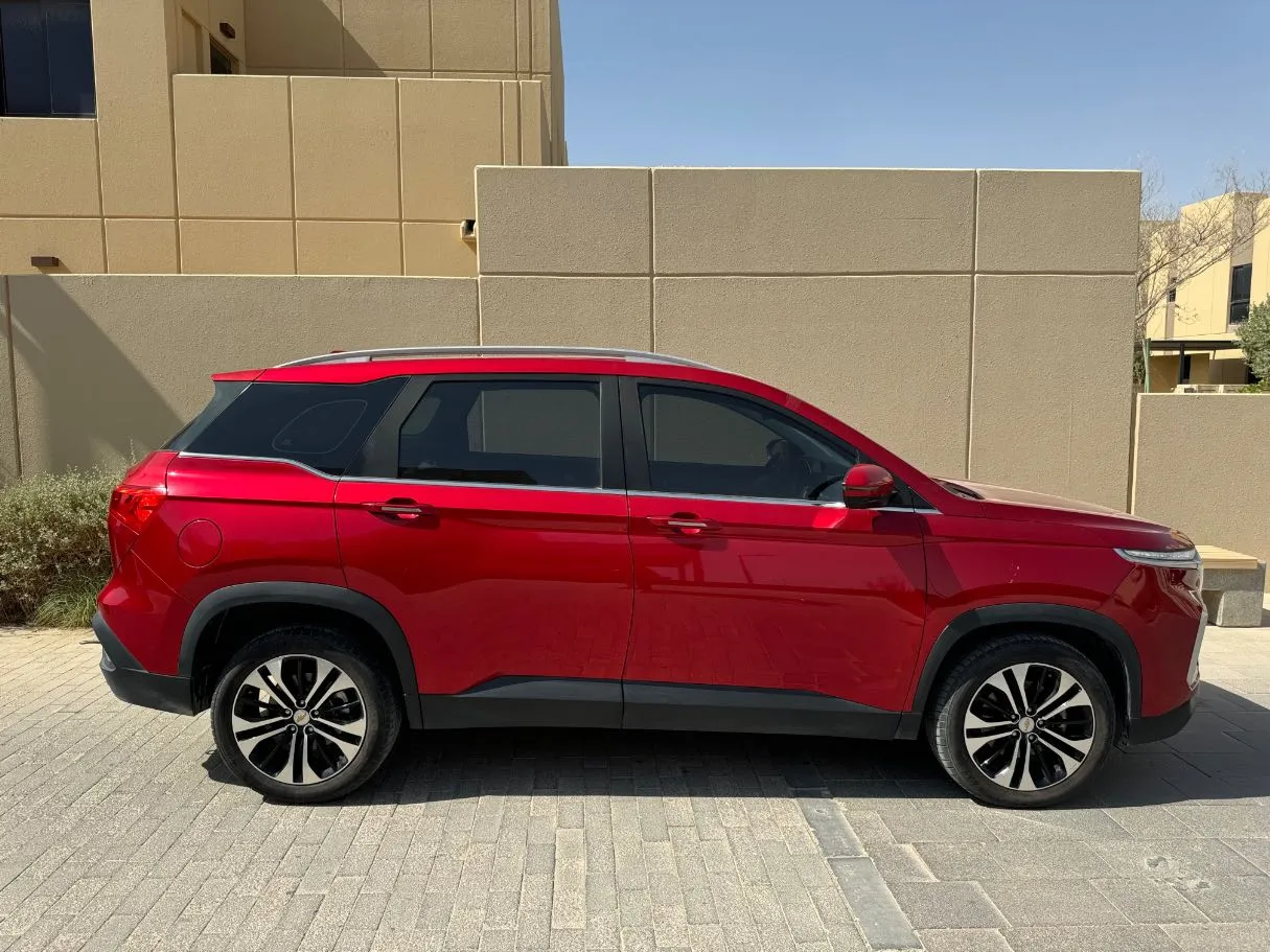 Car image 4