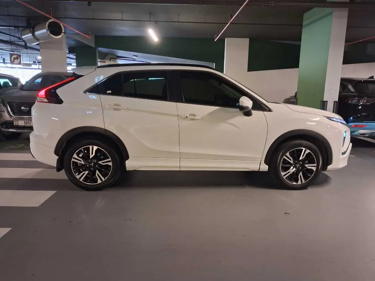 Car image 8
