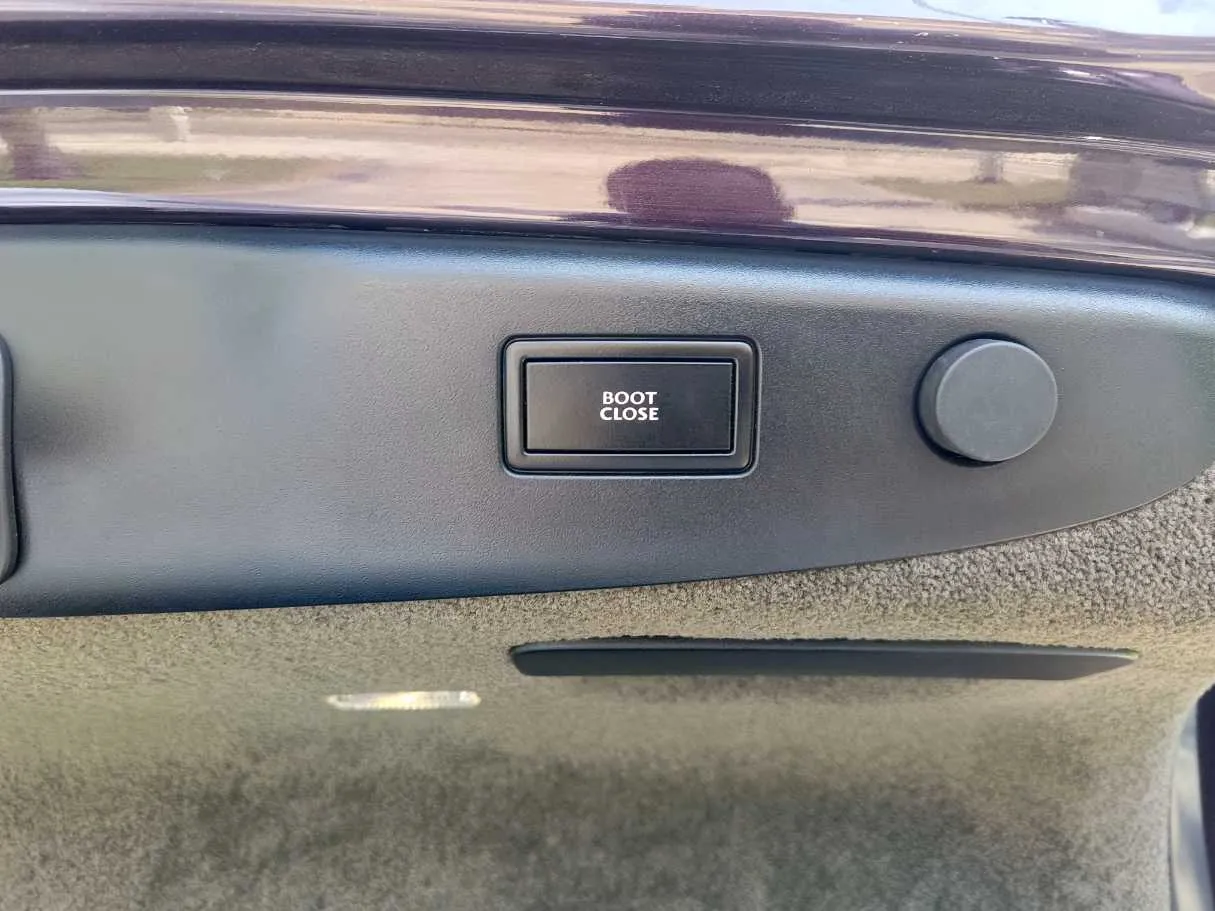 Car image 39