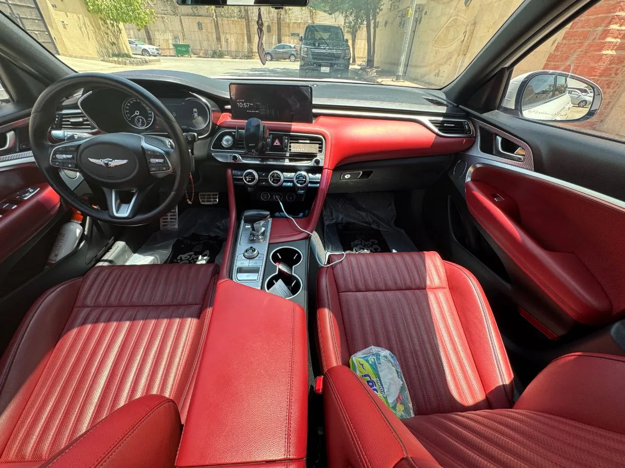 Car image 15