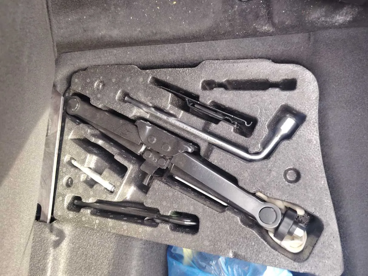 Car image 41