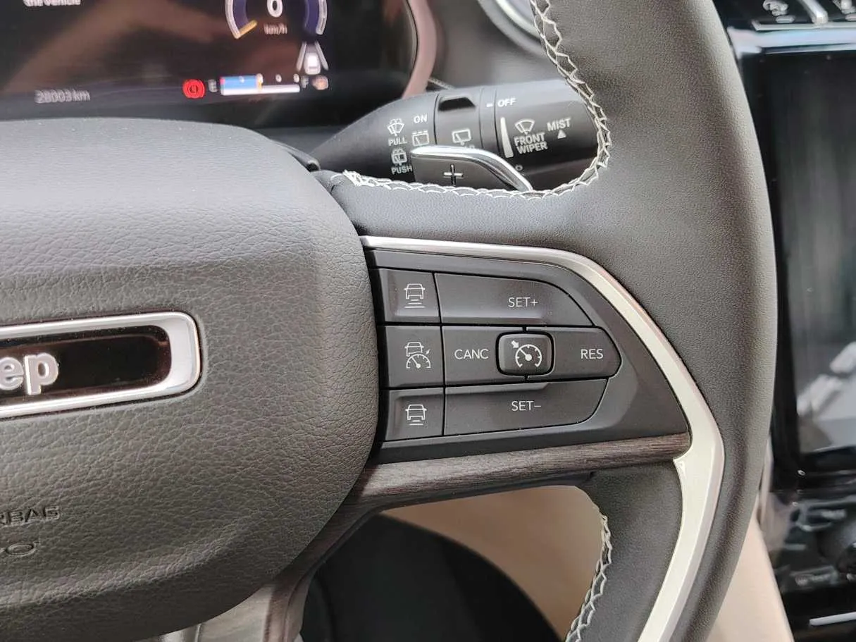 Car image 32