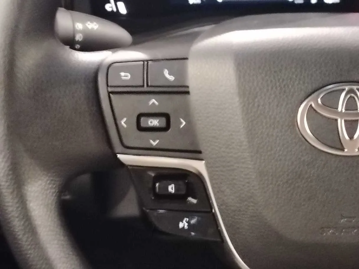 Car image 27
