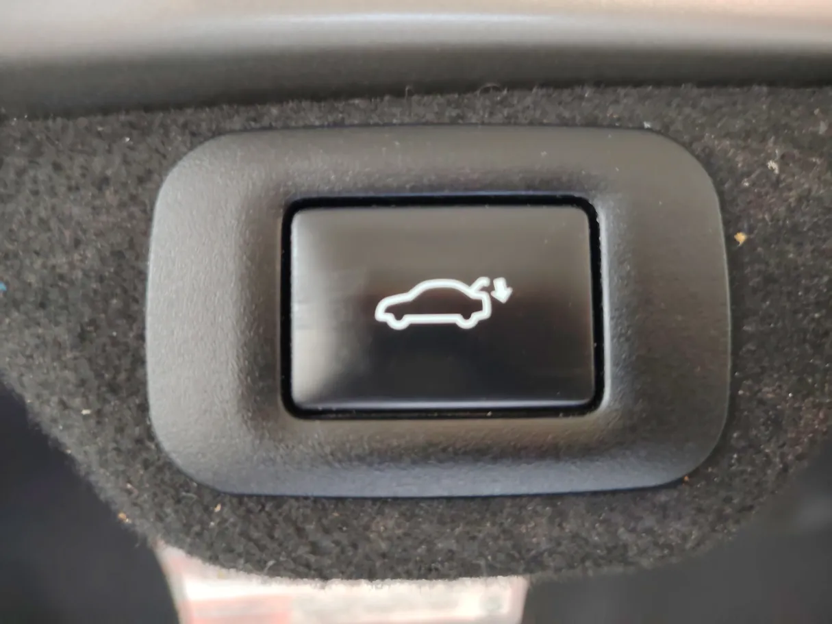 Car image 39