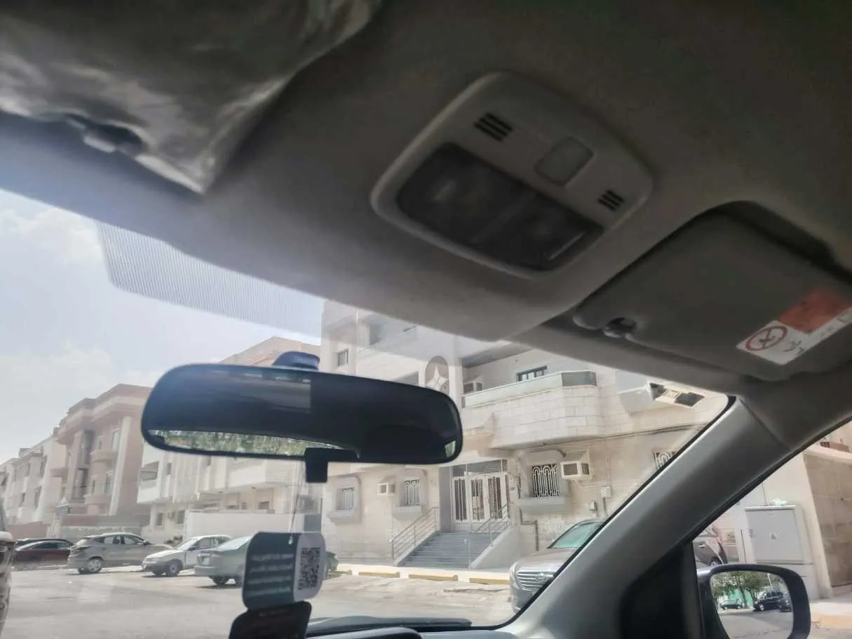 Car image 35
