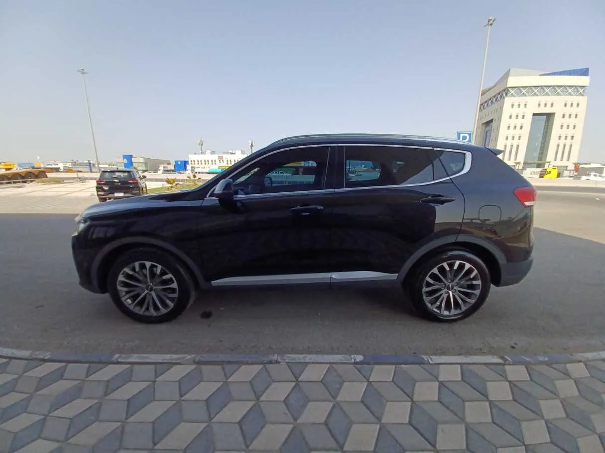 Car image 8