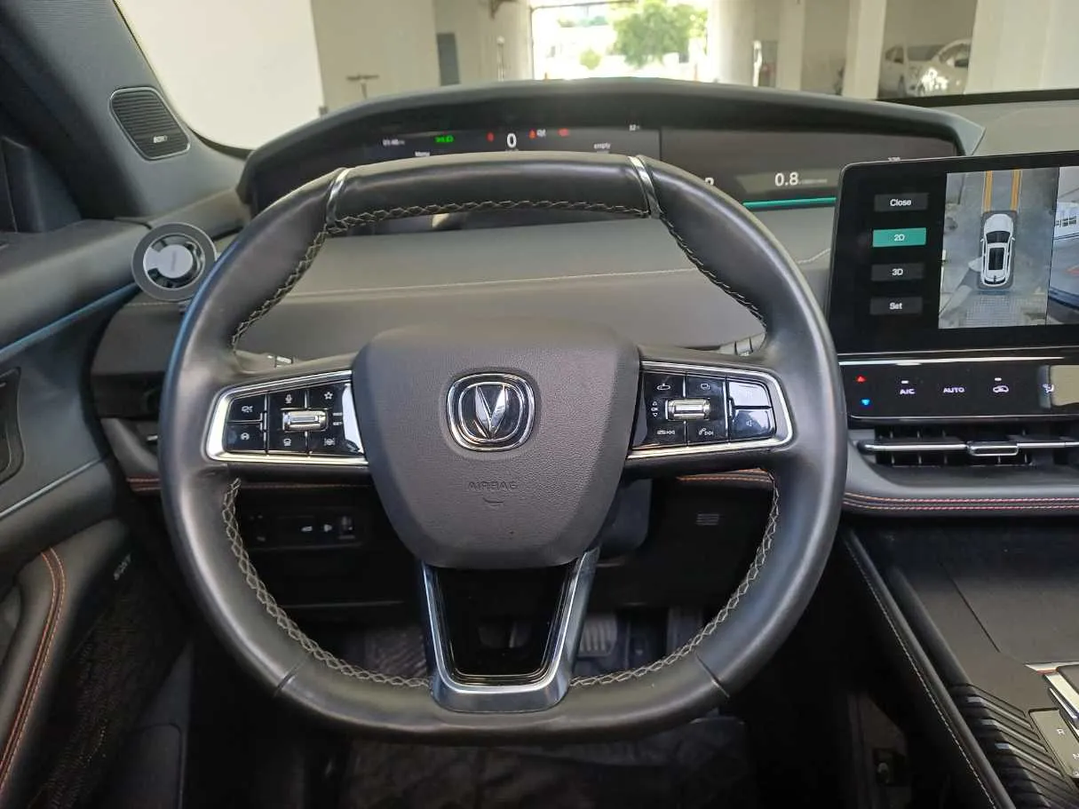 Car image 16