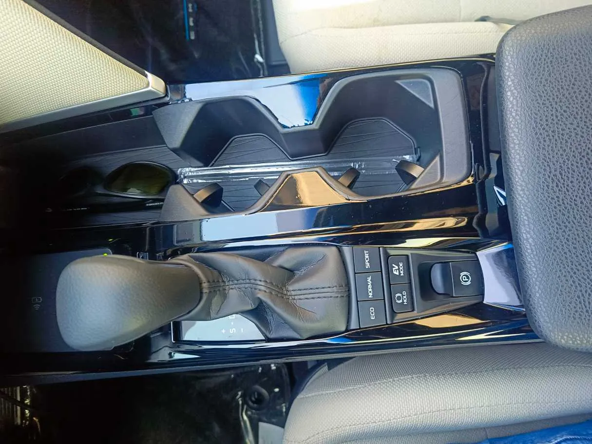 Car image 27