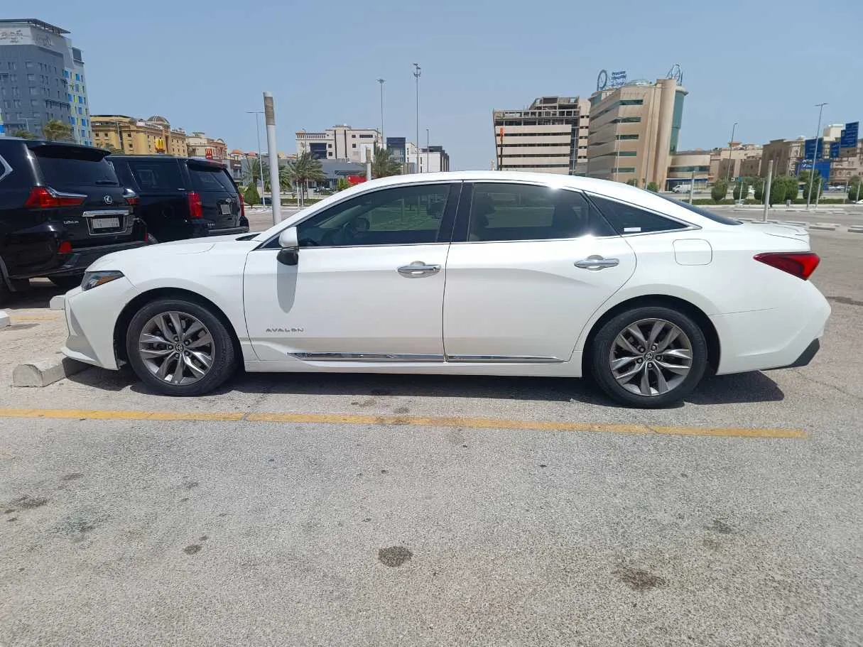 Car image 8