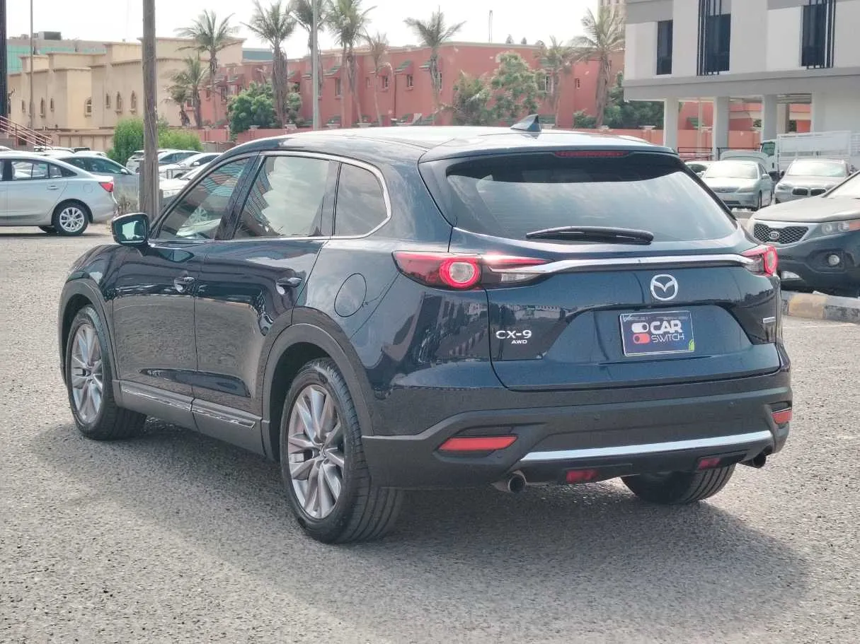Car image 7