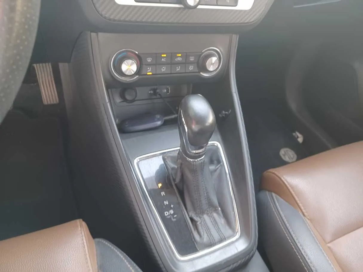 Car image 16