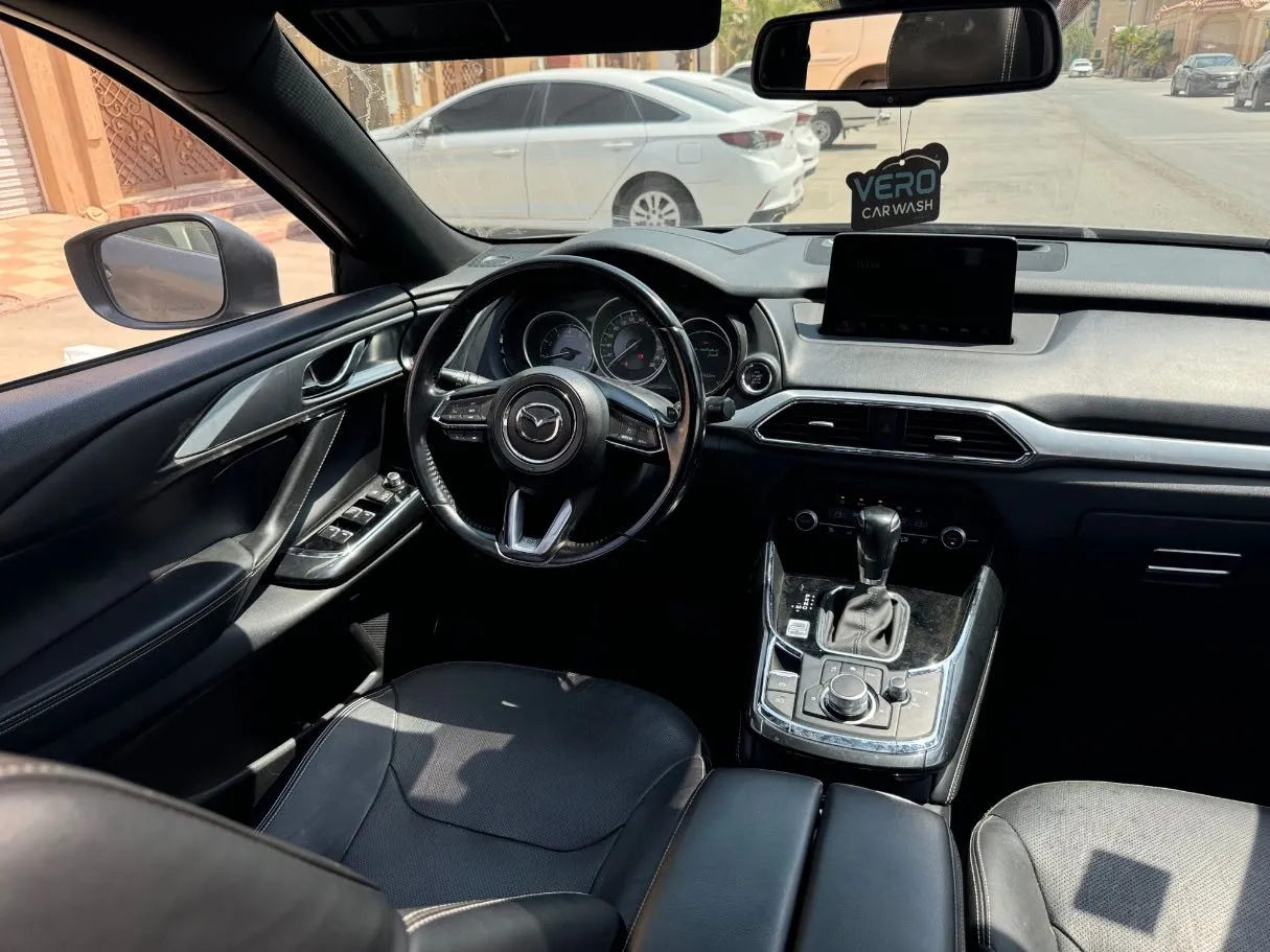 Car image 20