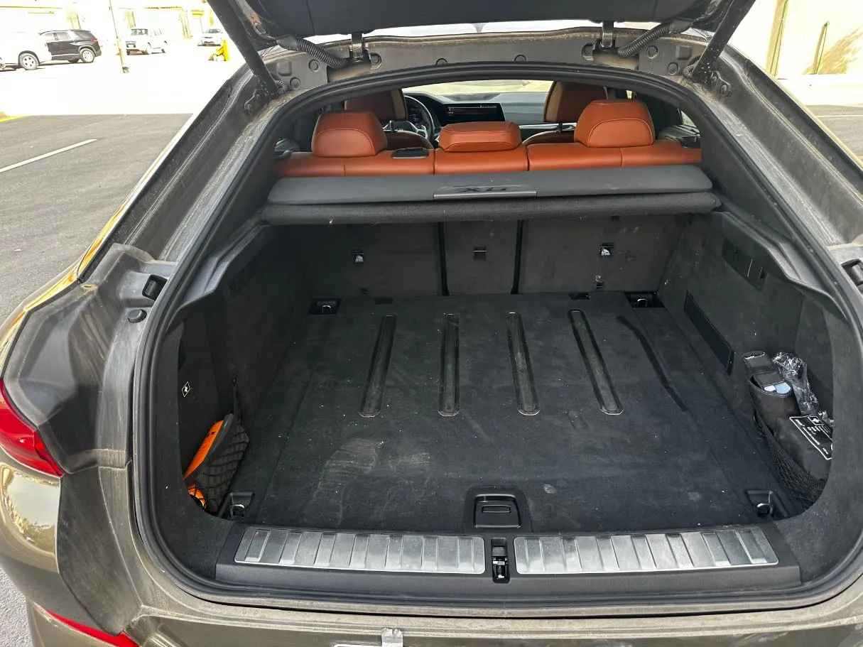 Car image 24