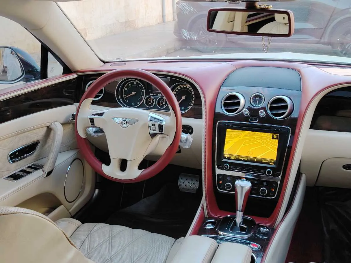 Car image 23