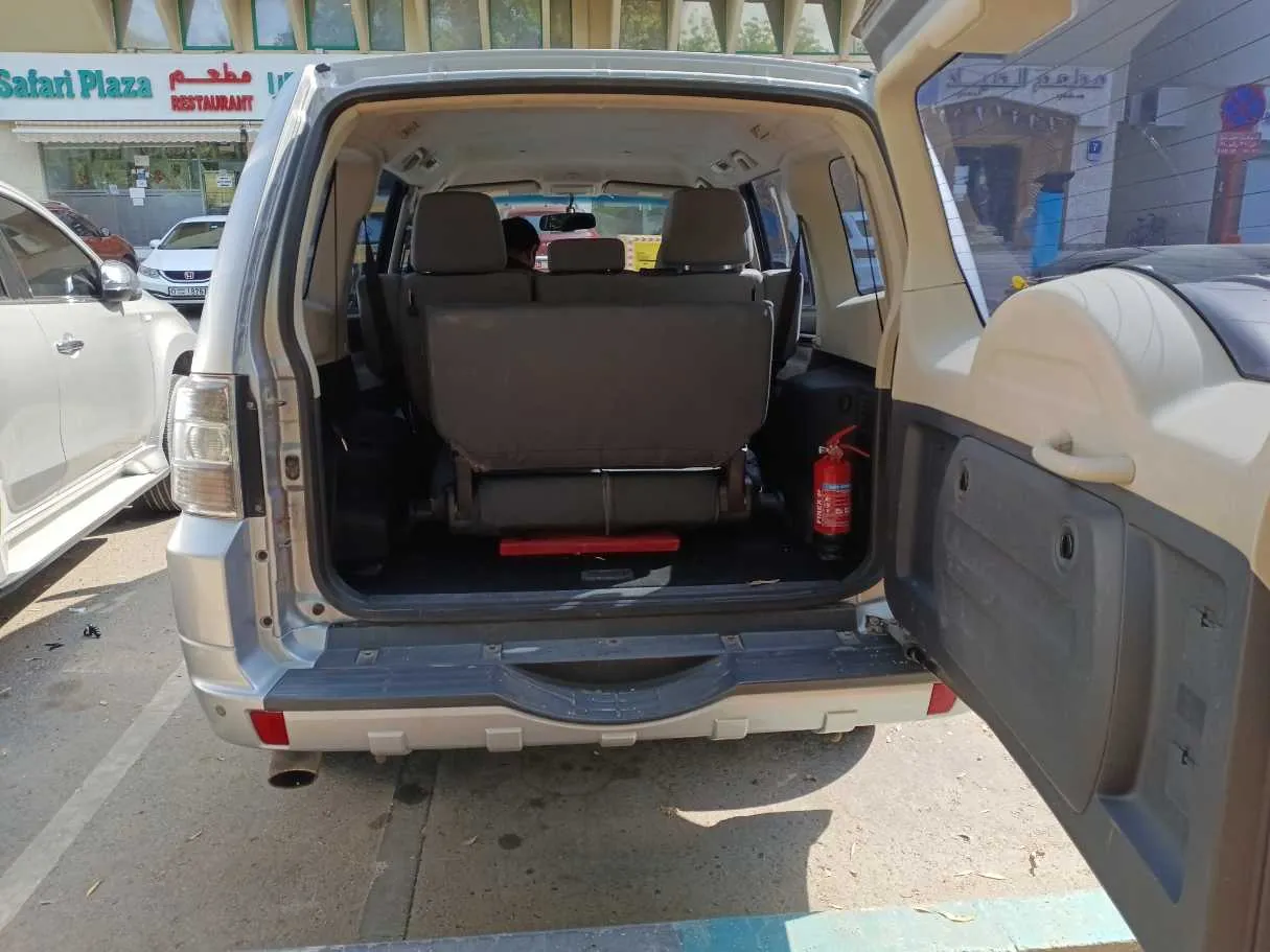Car image 19