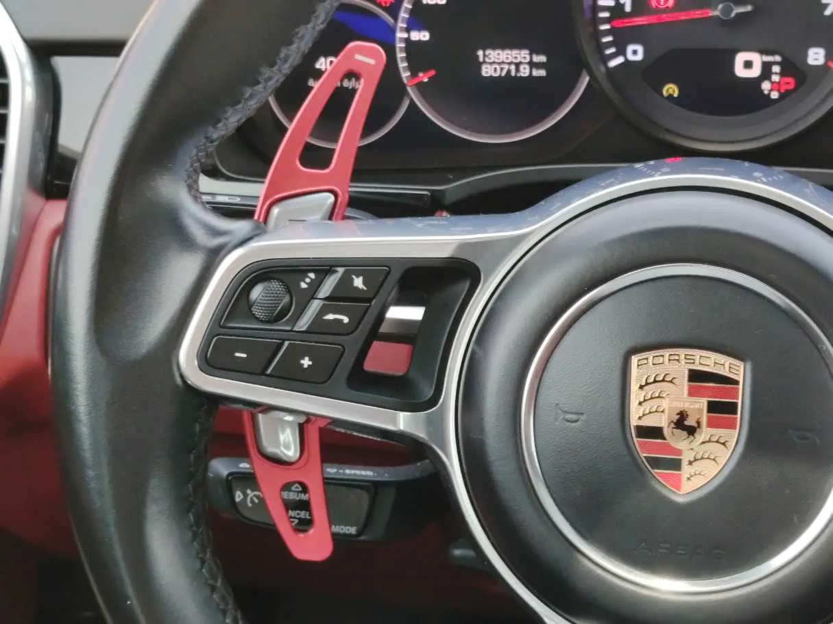Car image 32