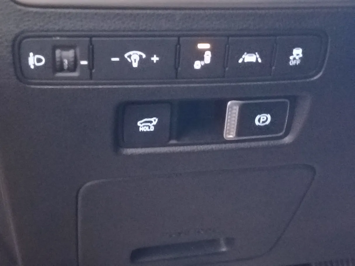 Car image 33