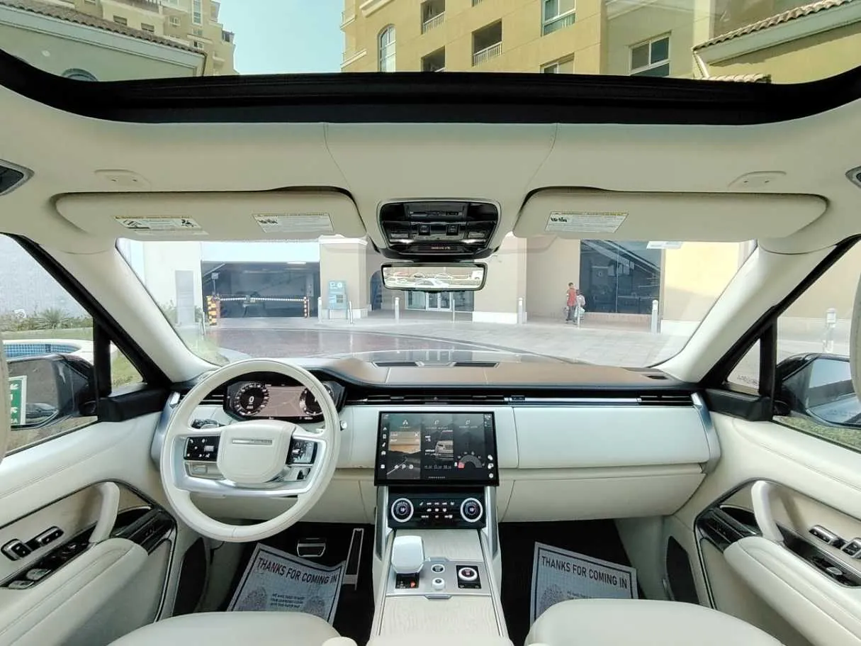 Car image 18
