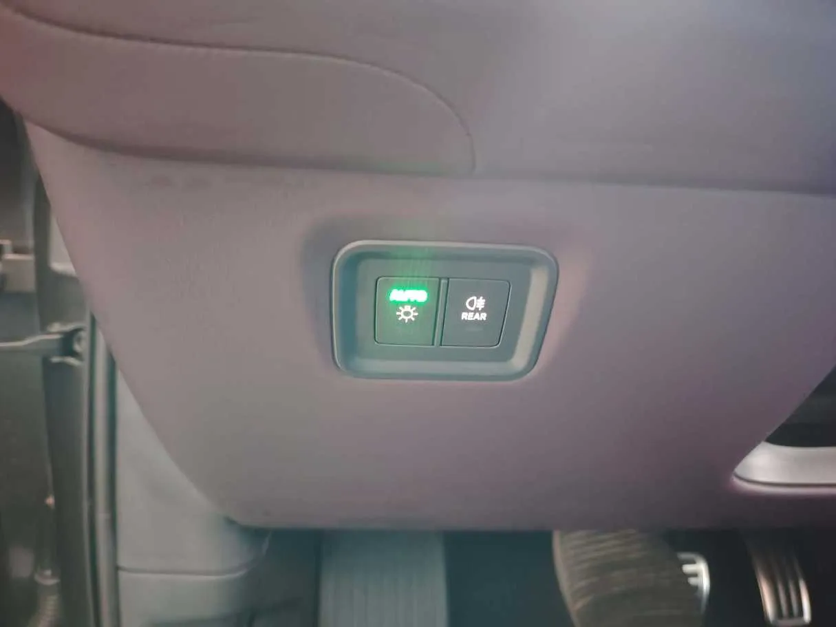 Car image 37