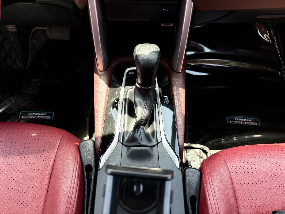 Car image 19