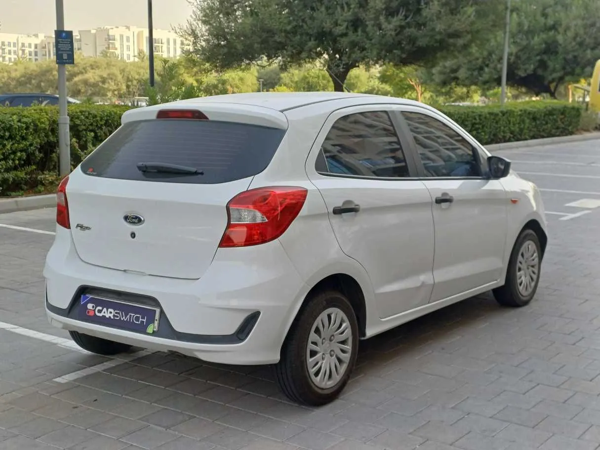 Car image 7