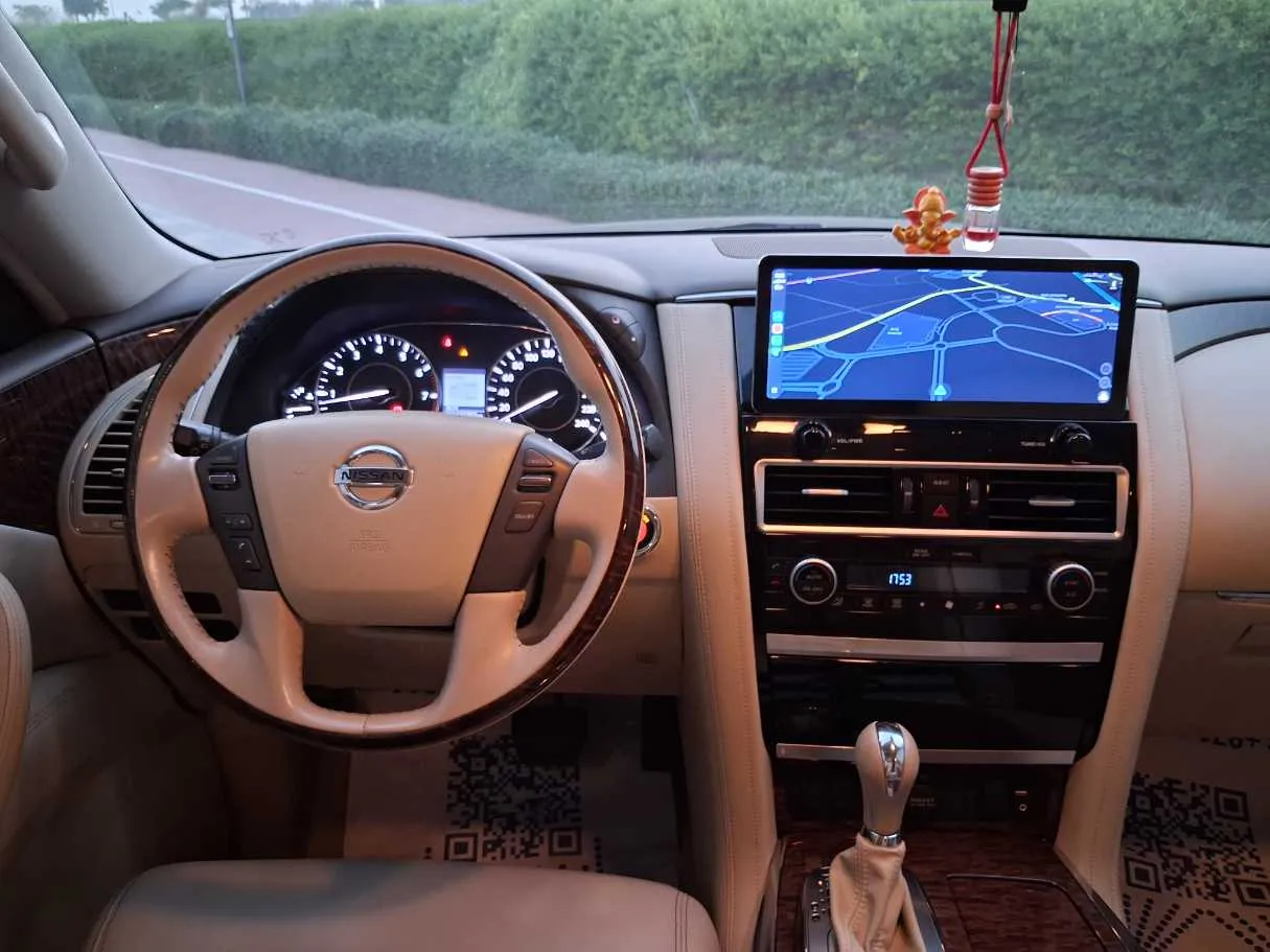 Car image 14