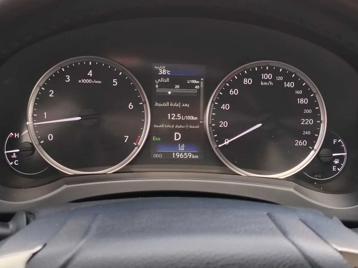 Car image 25