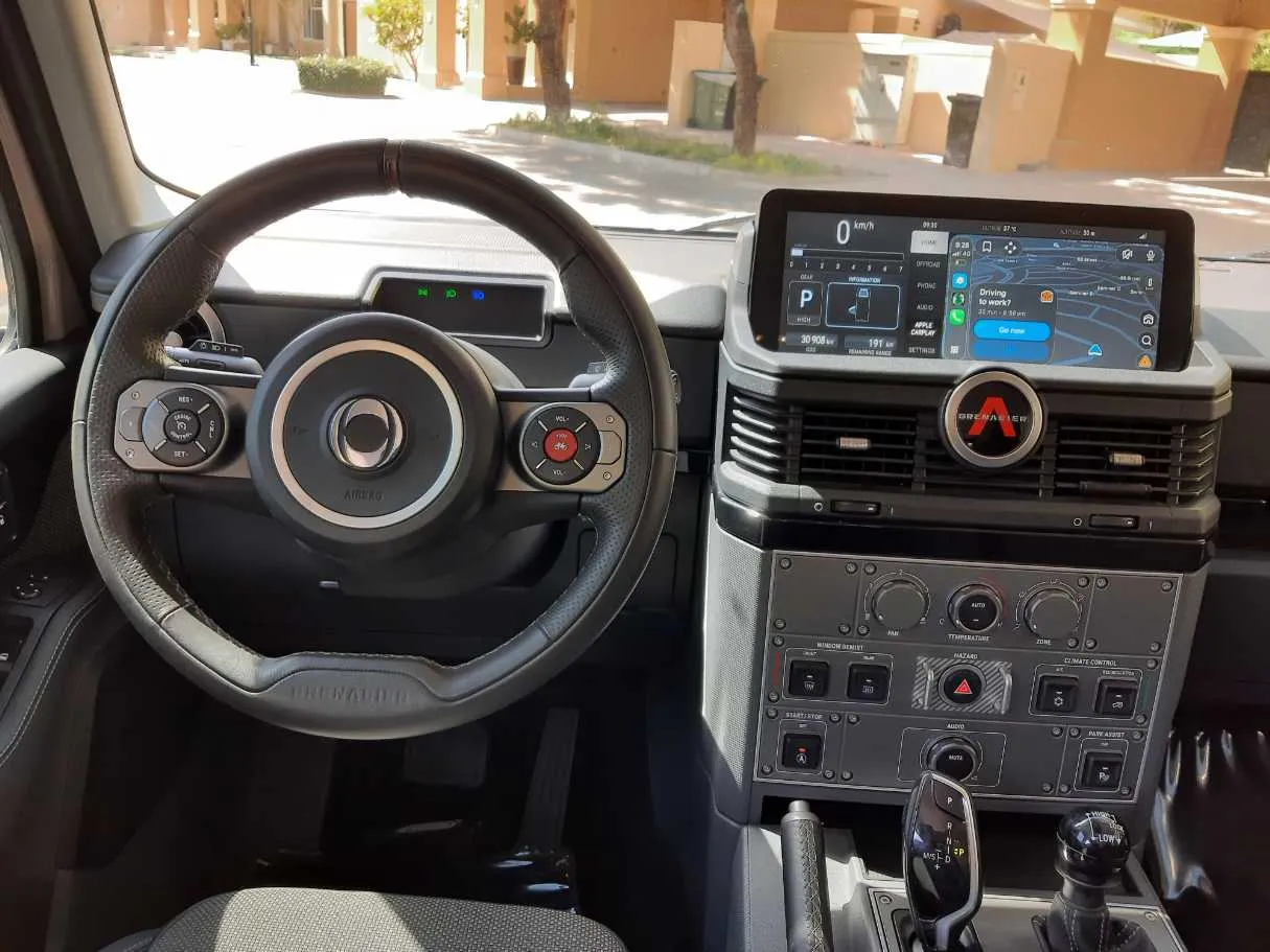 Car image 16
