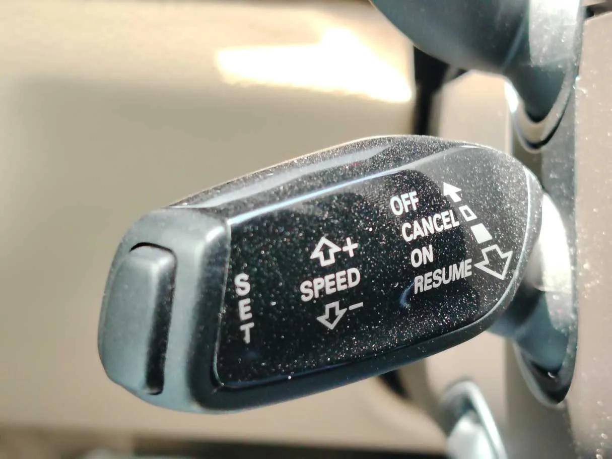Car image 37