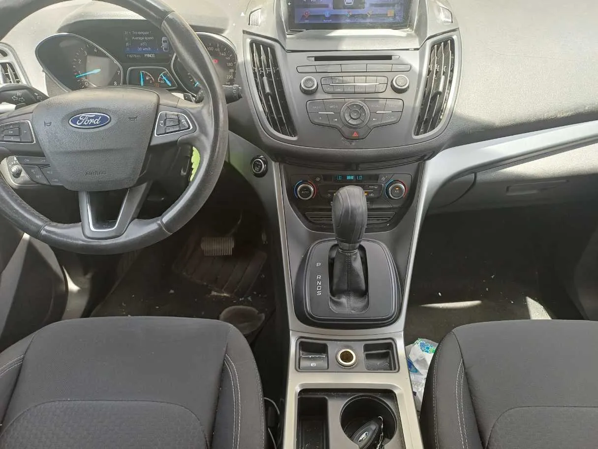 Car image 16