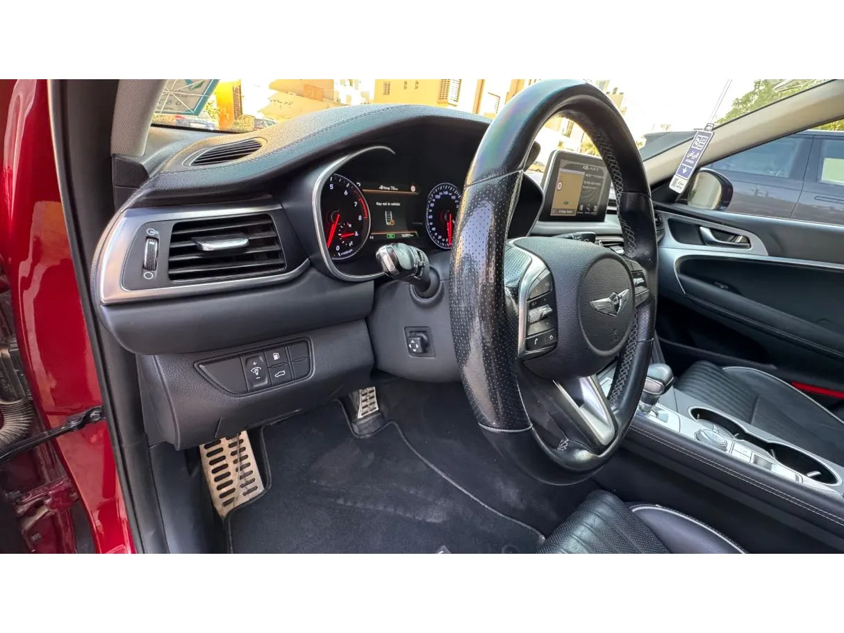 Car image 10