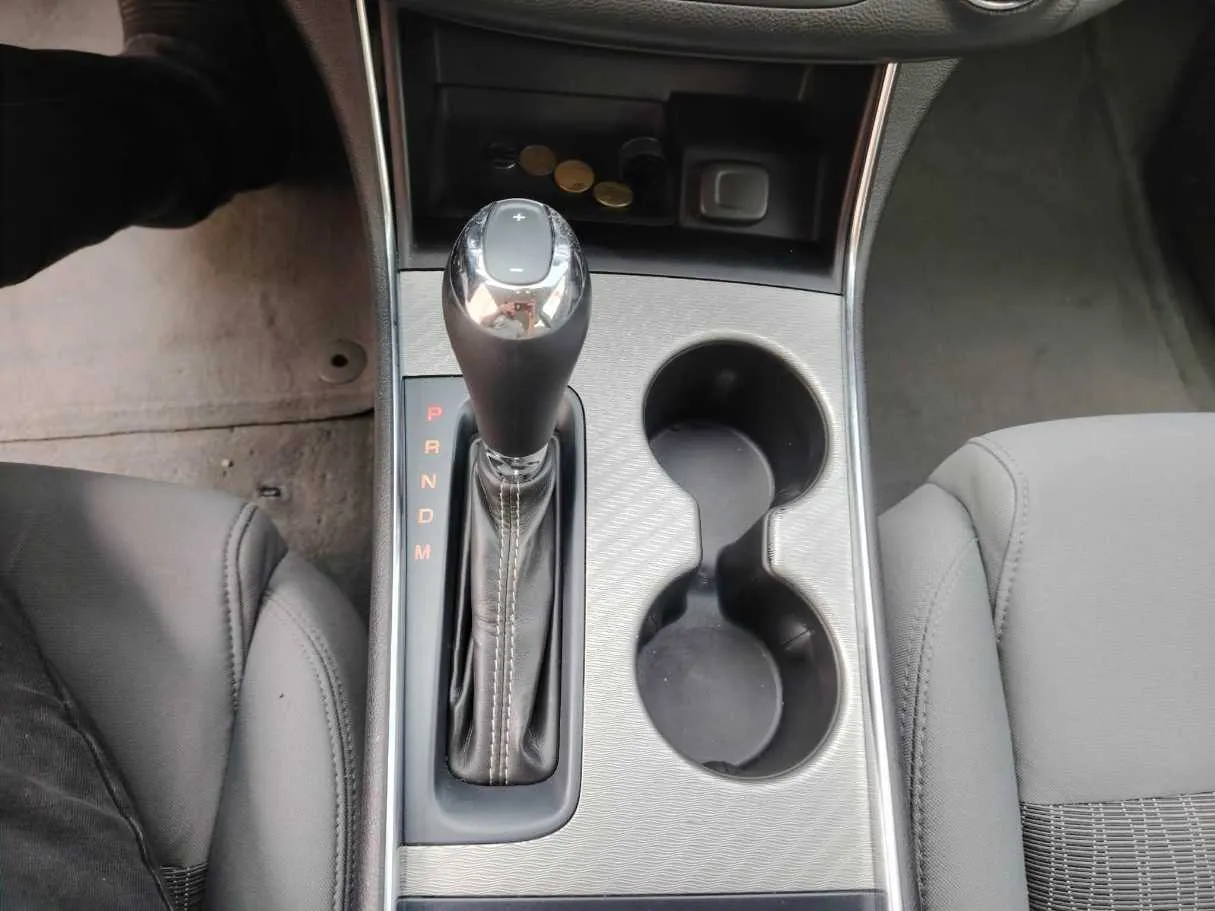 Car image 24