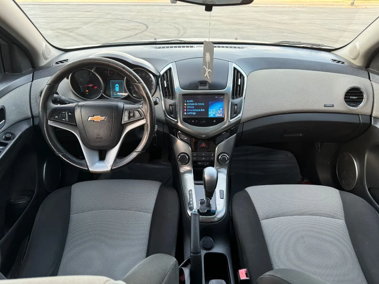 Car image 18