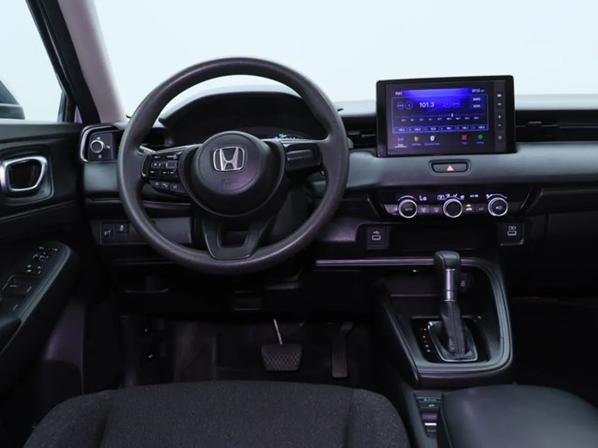 Car image 15