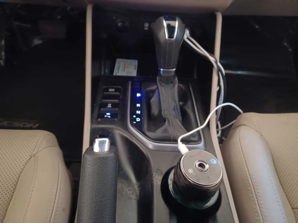 Car image 14