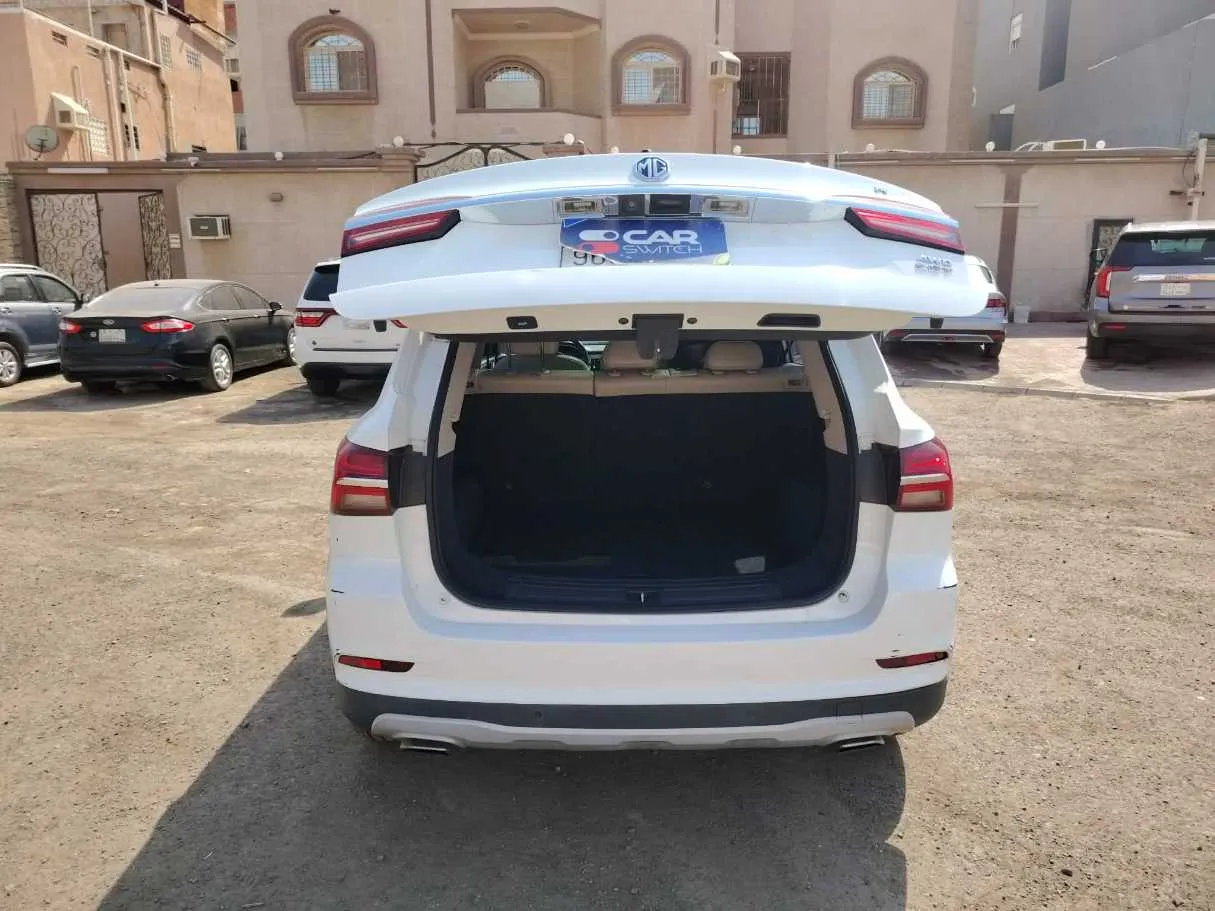 Car image 29