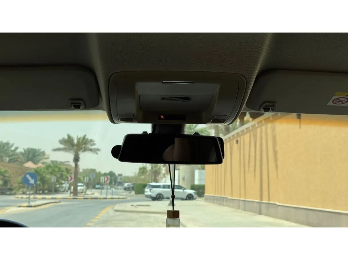 Car image 23