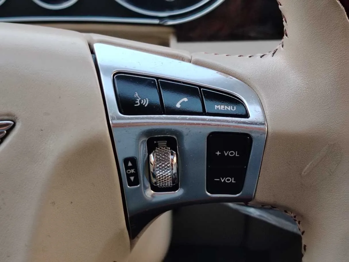 Car image 29