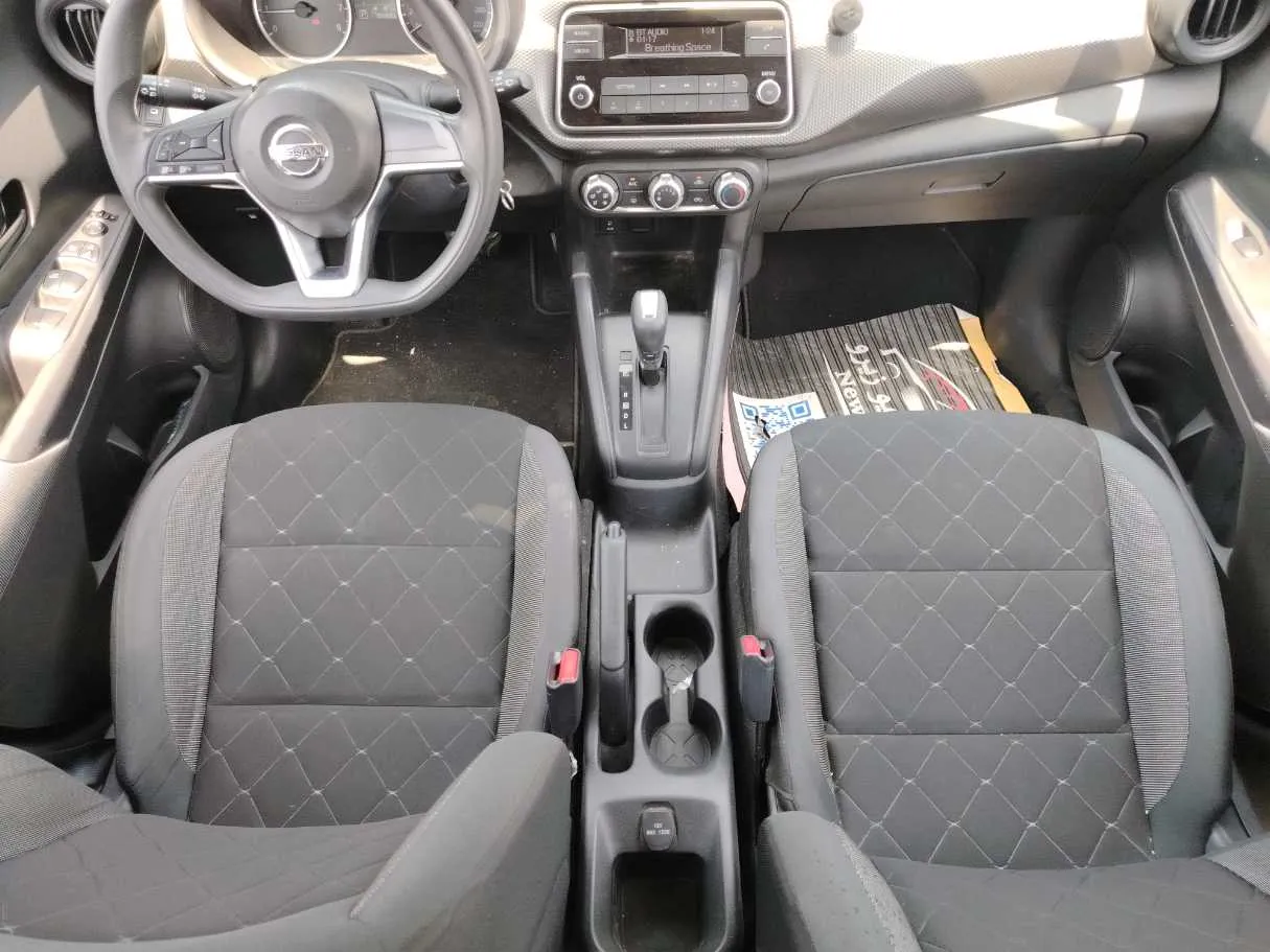 Car image 15