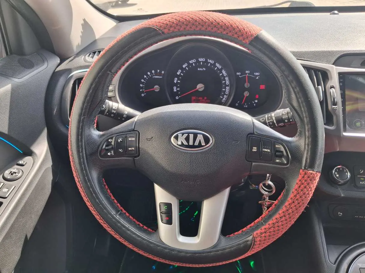 Car image 17