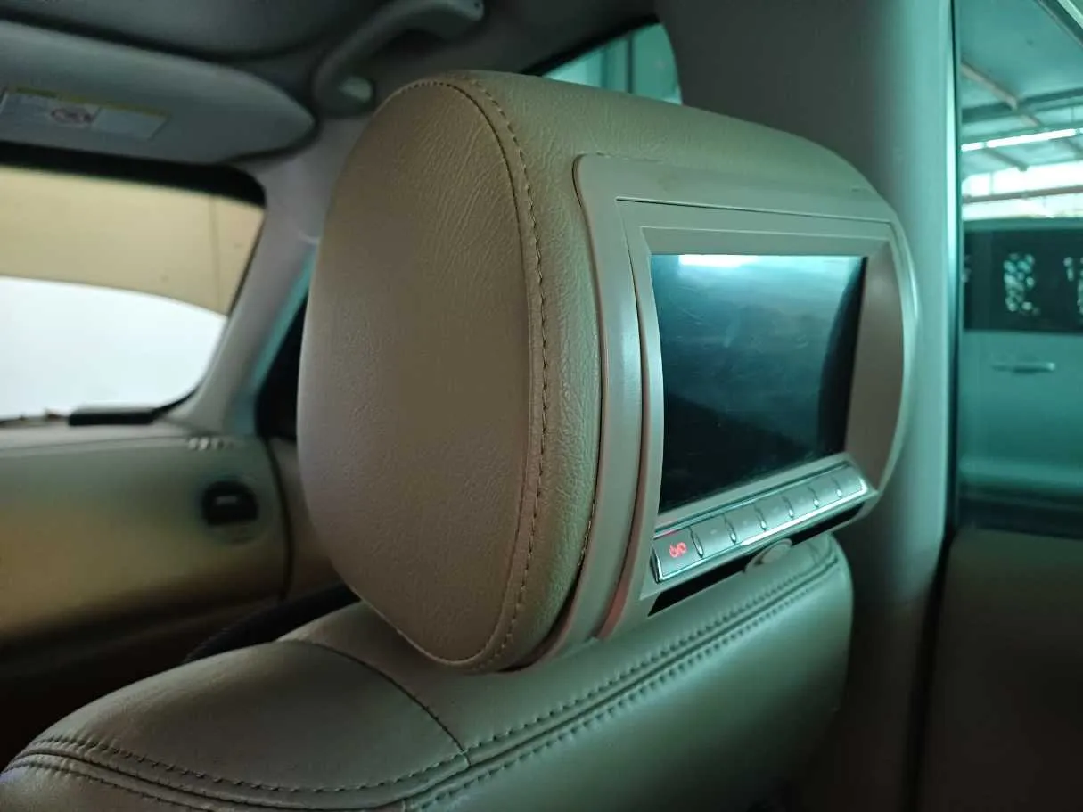 Car image 23