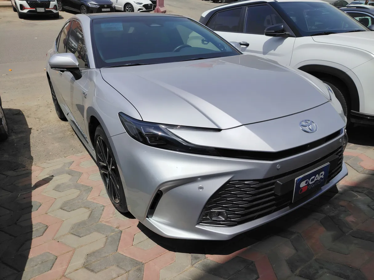 Car image 3