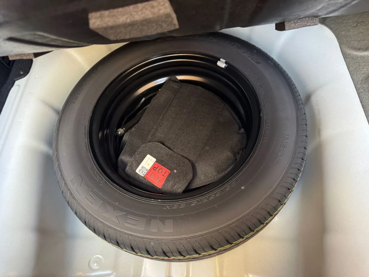 Car image 20
