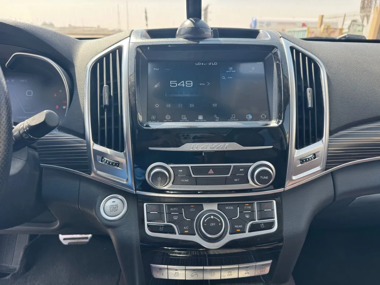 Car image 16