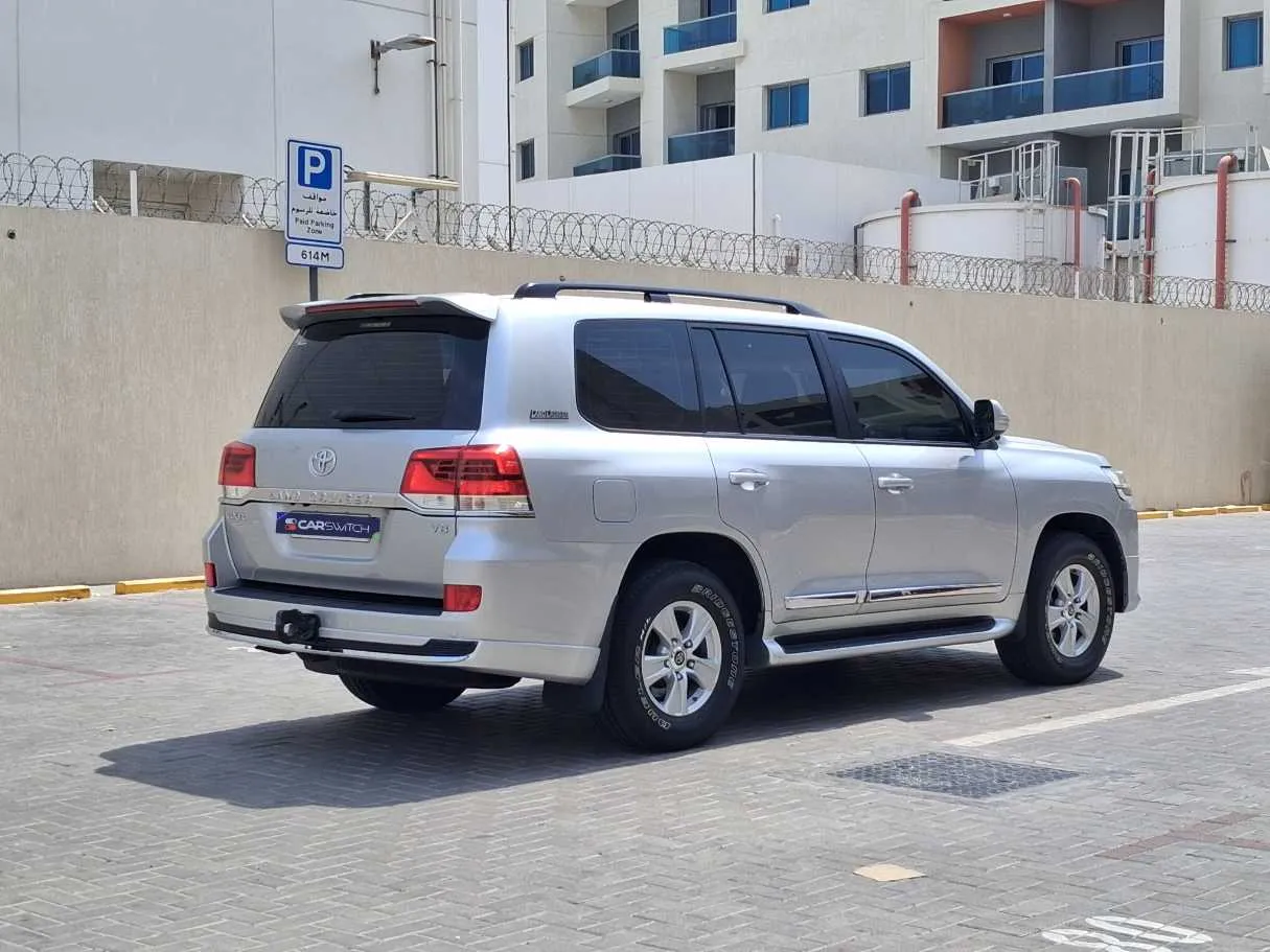 Car image 5